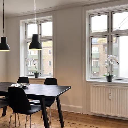 Two Bedroom In Copenhagen, Woltersgade 9, Lejlighed København