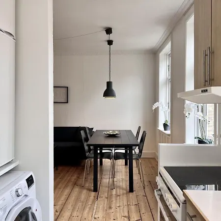 Two Bedroom In Copenhagen, Woltersgade 9, Lejlighed *